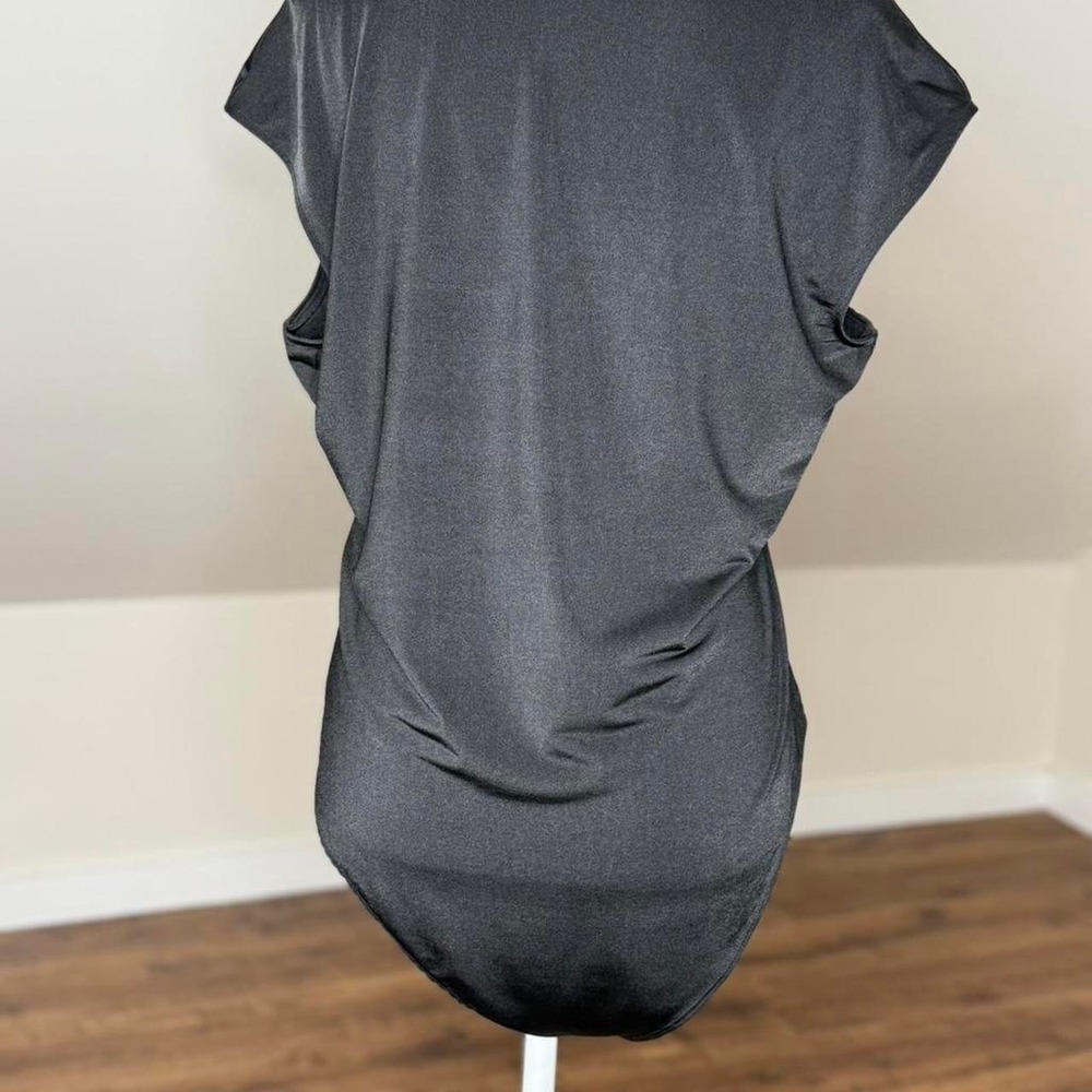 H & M XL Satin Deep V Bodysuit Bundle – Black & Cream Minimal Chic - Picture 7 of 8
